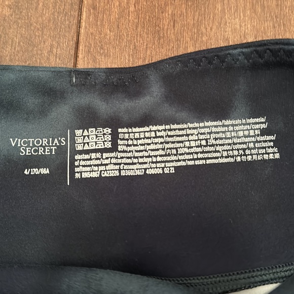 Victoria’s Secret soft touch tie dye leggings - Picture 2 of 3